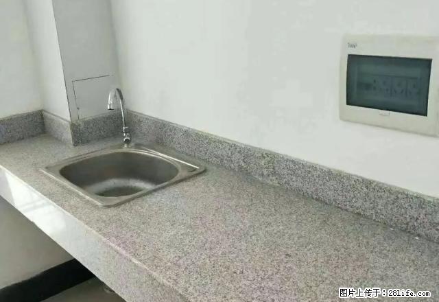 百树广场两个卧室，中装修，适合居住，办公，可随时看房。 - 房屋出租 - 房屋租售 - 临沧分类信息 - 临沧28生活网 lincang.28life.net